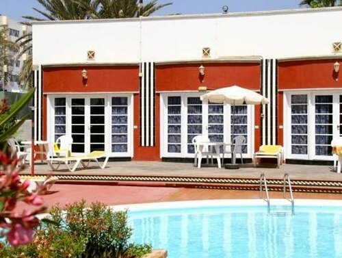 Bungalows Islas Paraiso, Забронировать Отель Отели Плайя дель Инглес с бассейном, Бассейн