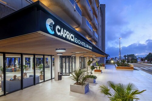 Caprici Beach Hotel & Spa, Забронировать Курортный отель Отели Санта-Сусанна с бассейном, Бассейн