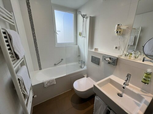 Holiday Inn Paris-Auteuil by IHG, Забронировать Отель 16-й округ: Пасси Париж, рядом с Шардон Лагаш