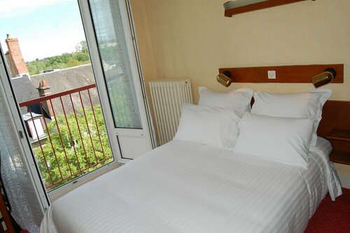 Hôtel Saint Jean, Book Hotel Hoteller i Bourges med parkering, Parkering