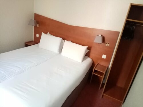 Kyriad Chantilly, Book Hotel Chantilly Oise