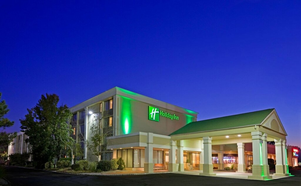 Holiday Inn & Suites Parsippany Fairfield