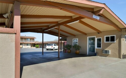 Americas Best Value Inn Los Banos, Забронировать Отель Лос-Банос штат Калифорния, рядом с San Luis National Wildlife Refuge