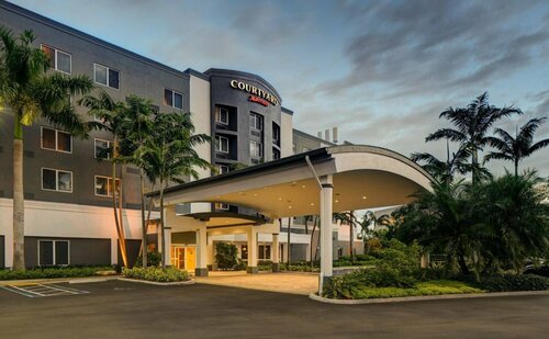 Courtyard Miami West/FL Turnpike, Rezerwuj Hotel Hotele w Miami Beach z parkingiem, Parking