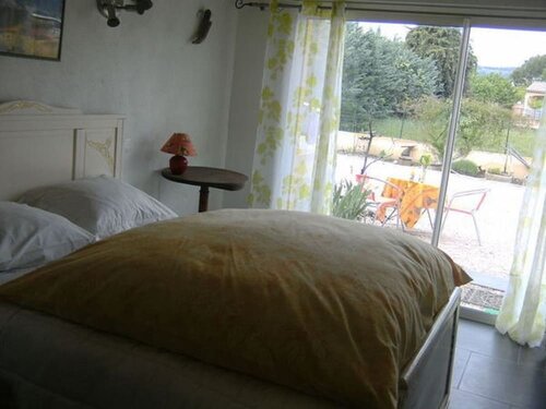 B&B Chez Rose-Marie, Book Bed and Breakfast Hoteller i Rhône-Alps med parkering, Parkering