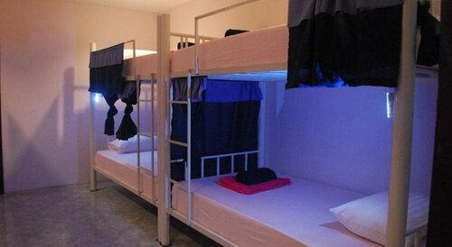 Baan Kai Hostel, Забронировать Хостел Отели Ко-Пханган с парковкой, рядом с Фестиваль полулуния, Парковка