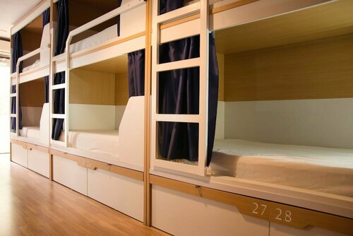 Factory Hostels Barcelona, Забронировать Хостел Отели Грасиа с завтраком, Завтраки