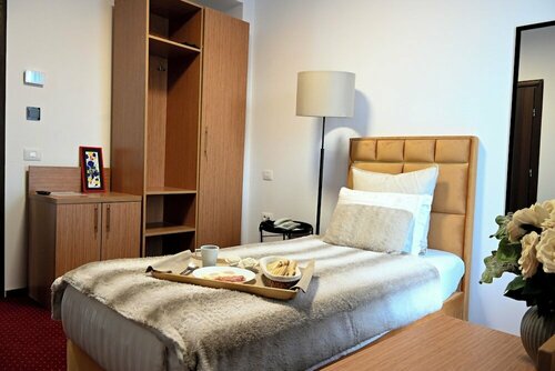 Otopeni Airport Hotel - Bed and Breakfast, Prenota Hotel Hotel a Muntenia con parcheggio, Parcheggio