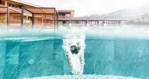 Sonnen Resort, Забронировать Курортный отель Отели в центре Натурно, в центре