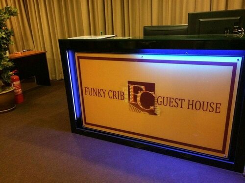 Funky Crib Hotel, Забронировать Отель Отели Куала-Лумпура с парковкой, рядом с Торговый центр Sungei Wang Plaza, Парковка