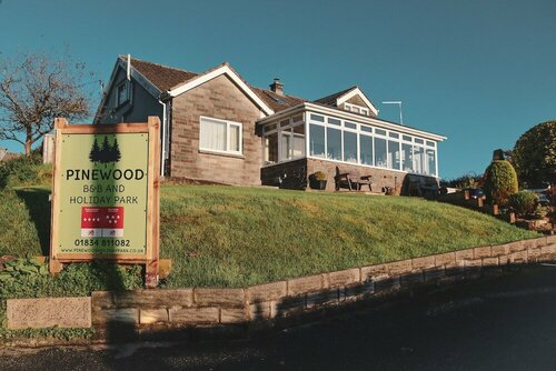 Pinewood B&B, Book Bed and Breakfast Wiseman's Bridge Glamorgan