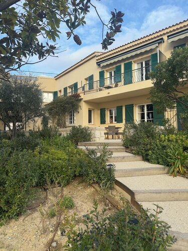 Auberge du Rédier - Logis Hôtels, Забронировать Хостел Коломар Приморские Альпы