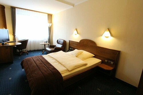Eden-Hotel, Забронировать Отель Отели Suedstadt с парковкой, Парковка