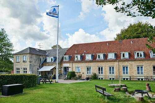 Fredensborg Vandrerhjem - Hostel, Забронировать Хостел Отели Фреденсборг с парковкой, Парковка