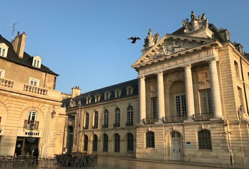 Hôtel Montigny, Забронировать Отель Дижон Bourgogne Wine Route, рядом с Paroisse Saint Michel de Dijon