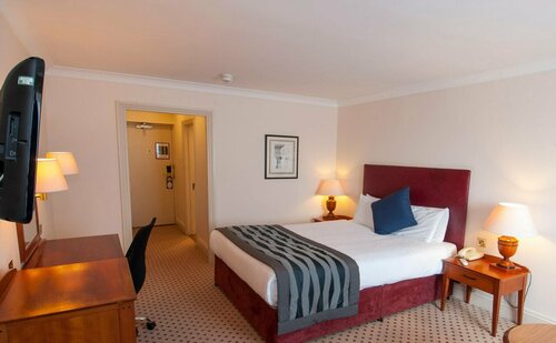The Bell Hotel Epping, Book Hotel Epping Essex