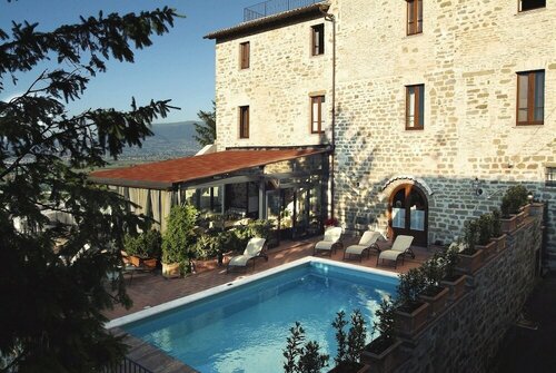 Relais La Corte di Bettona, Забронировать Отель Отели в центре Беттона с завтраком, отели в центре Беттона с завтраком