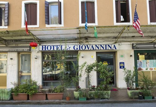 Hotel Giovannina, Забронировать Отель Недорогие отели Местре, рядом с Площадь Ферретто, недорогие