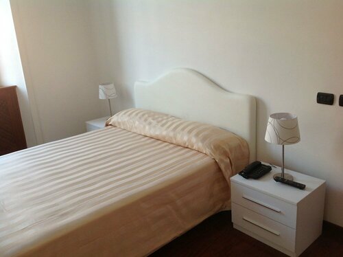 Luxury Ludovisi Rooms, Забронировать Отель Отели Рима с парковкой, рядом с Вилла Медичи, Парковка