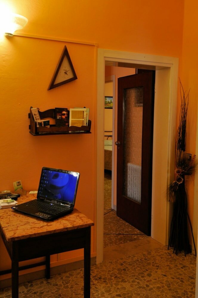 B&B Gate 52