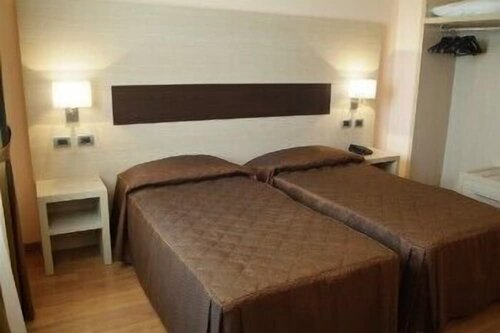 Hotel Arthur, Забронировать Отель Отели Солиньяно-Нуово с парковкой, Парковка
