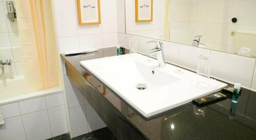 Hotel het Oosten,  โรงแรม Hazerswoude-Dorp Zuid-Holland