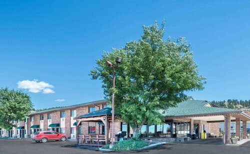 Days Inn by Wyndham Spearfish, Забронировать Отель Спирфиш Black Hills National Forest, рядом с Matthews Opera House &amp; Arts Center
