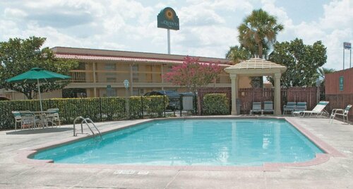 GO2 Inn & Suites by Relianse, Брондау Мини-қонақ үй Сан-Антонио Bexar County
