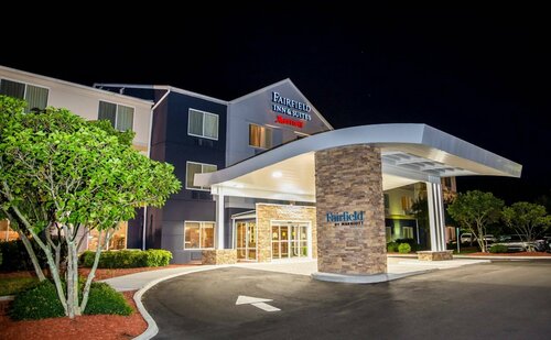 Fairfield Inn & Suites Fredericksburg, Rezerwuj Hotel Fredericksburg Wirginia