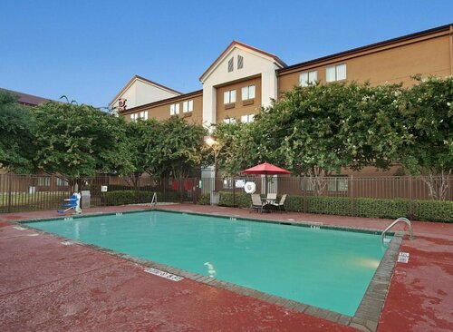 Red Roof Inn PLUS+ Austin South, Забронировать Отель Остин Greater Austin, рядом с Stassney Heights Shopping Center