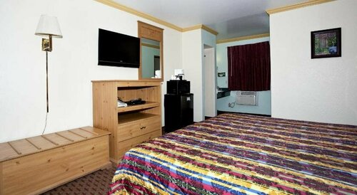 National 9 Inn - Placerville, Rezerwuj Mini-hotel Hotele w Placerville z parkingiem, Parking