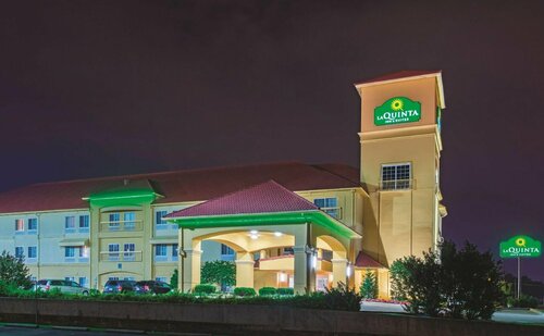 La Quinta Inn & Suites Tulsa Airport / Expo Square, Rezerwuj Hotel Tulsa Oklahoma, w pobliżu McClure Park