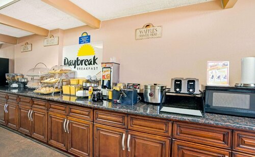 Days Inn by Wyndham Ann Arbor, Забронировать Отель Анн-Арбор штат Мичиган