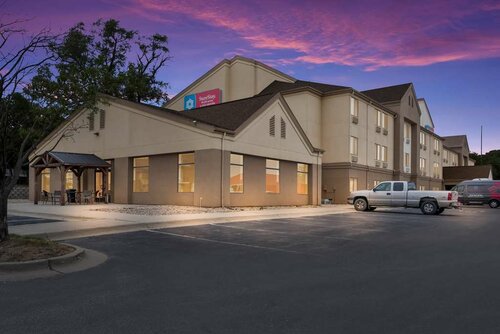 SureStay Plus Hotel by Best Western Coralville Iowa City, Забронировать Отель Айова-Сити 