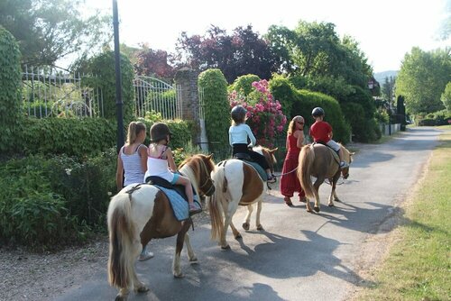Village Vacances La Vallée de l'Yonne, Book Resort Hotels in Yonne with Parking, Parking