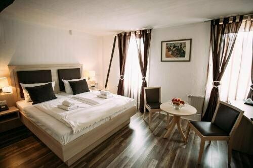Hotel Gasthaus Papen Änne, Забронировать Отель Отели Касселя с парковкой, Парковка