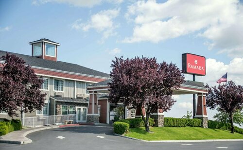 Ramada by Wyndham Moses Lake, Забронировать Отель Мозес-Лейк штат Вашингтон