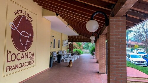Hotel La Locanda Della Franciacorta, Забронировать Отель Отели Корте Франка 3 звезды, 3*