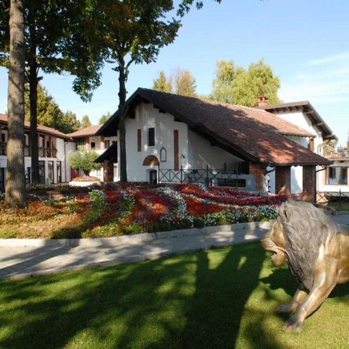 Hotel Novarello, Boek Hotel Piemonte Hotels met Parkeerplaats, Parkeren
