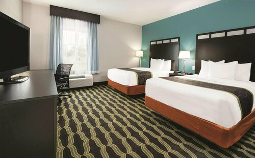 La Quinta Inn & Suites by Wyndham Houston Humble Atascocita, Rezervați Hotel Hoteluri în Humble cu piscină, Piscină