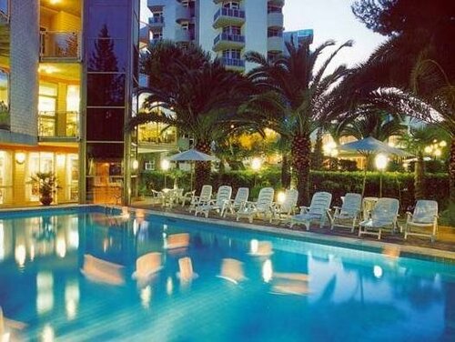 Hotel Doge, Varaa Hotelli Alba Adriatica hotellit, joissa on uima-allas, Uima-allas