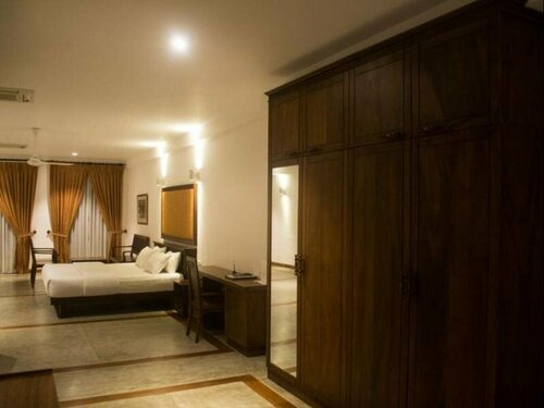 Refresh Hotel Hikkaduwa, Забронировать Отель Отели Округа Галле с бассейном, Бассейн