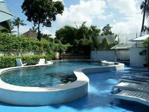 Puri Keraton Seminyak, Забронировать Вилла Отели Семиньяк с парковкой, рядом с La Plancha Bar &amp; Restaurant, Парковка