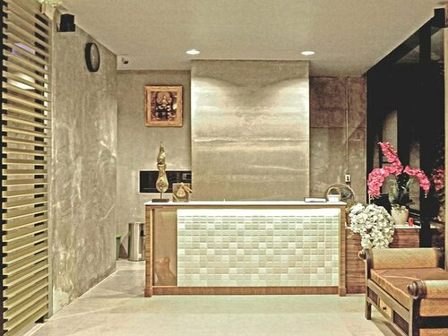 Mila Garden Hotel, Rezervovat Hotel Roi Et 