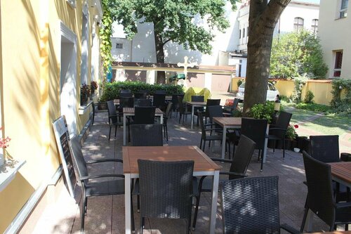 Hotel Zlatý Kříž, Забронировать Отель Отели Теплице 3 звезды, рядом с Regionální muzeum v Teplicích, 3*