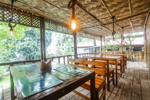 Oyo 16926 16 Hillside, Rezerwuj Hotel Hotele w Gauhati z Parkingiem, Parking