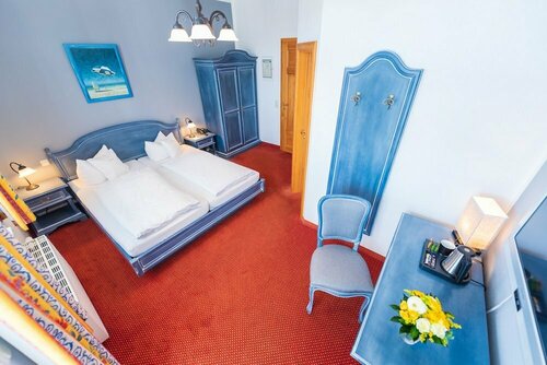 Hotel Garni Getreuer Eckart, Забронировать Отель Остзебад-Бинц земля Мекленбург-Передняя Померания