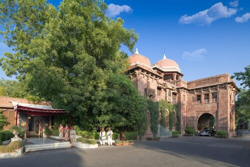 Ajit Bhawan - A Palace Resort, Забронировать Курортный отель Бизнес-отели Ратанада, 4* 5*
