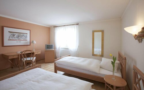 Hôtel Bellevue, Забронировать Отель Отели Bernese Jura/Neuchatel с завтраком, Завтраки