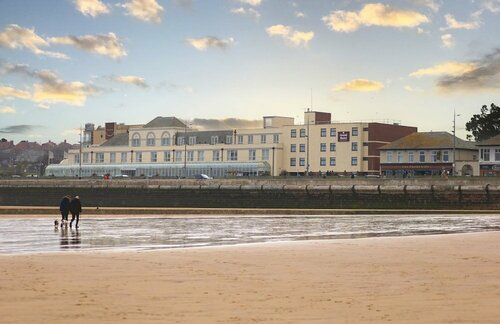 Grand Hotel